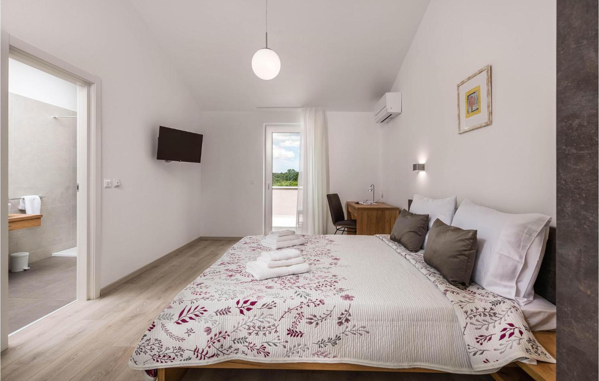 Stunning Home In Barban With Wifi Zewnętrze zdjęcie